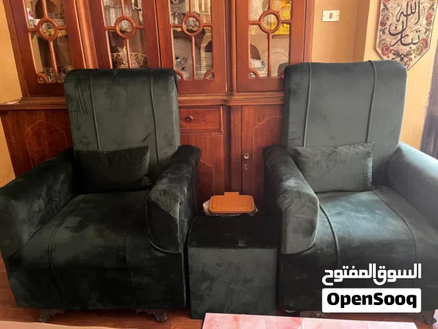 طقم كنب جديد 7مقاعد بحال الوكالة بسعر 140 دينار