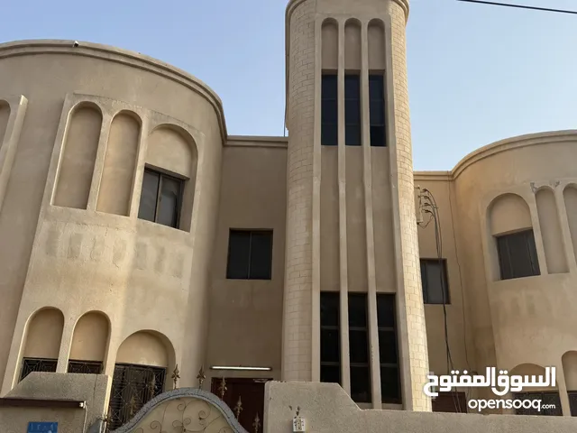 210 m2 3 Bedrooms Apartments for Rent in Muscat Seeb