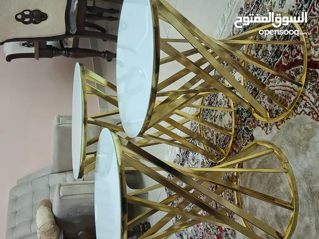 طقم طاولات ثلاث قطع وسعر معقول