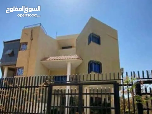 منزل من طابقين حي المشتبه فاخر للبيع