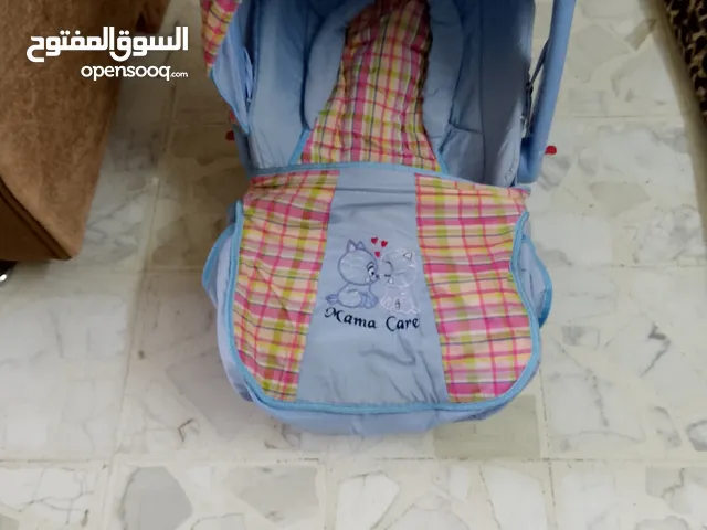 سرير اطفال خشب مستعمل بوضع جيد جدا وكوته وكراجه ع البيعه يعني مجانا