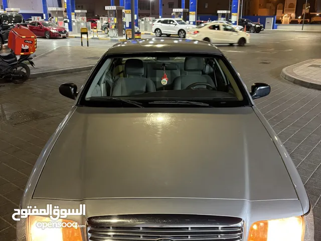 فورد فكتوريا 2009