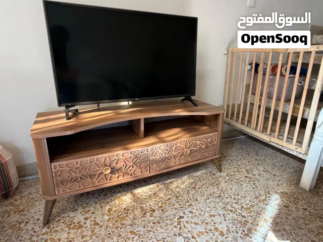 ميز تلفزيون