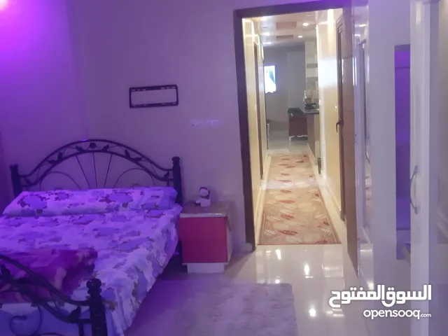 شقة للبيع  شارع  المنشيه الرئيسى  ميدان الساعه  فيصل