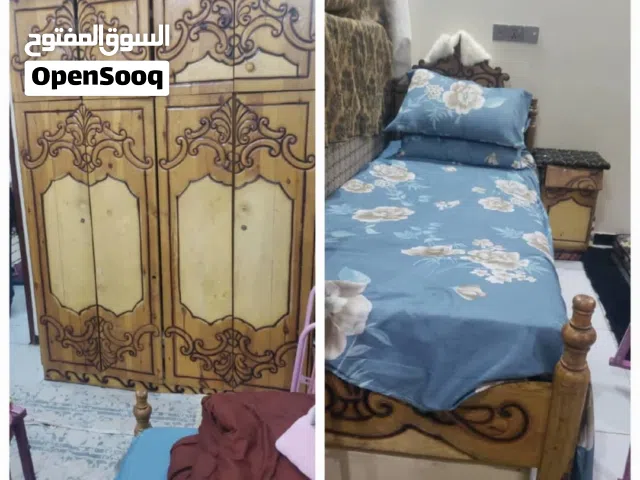 دولاب سويدي وسرير وكمدينه خشب حق زمان ب90الف عررطه