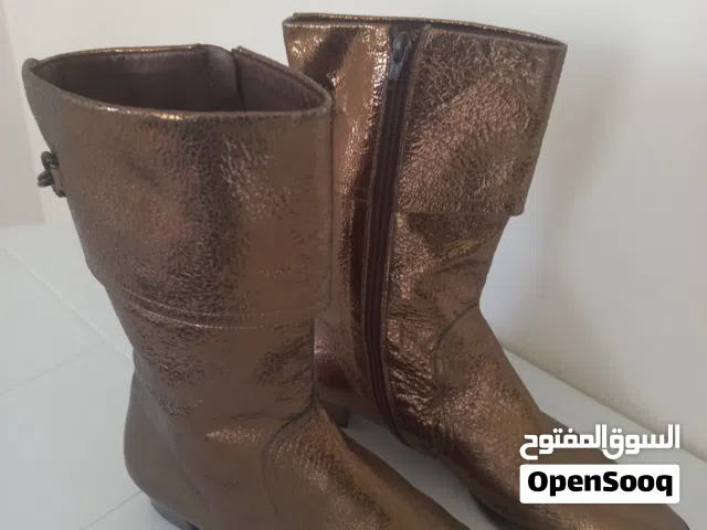 أحذية ستاتي ماركات عالمية (جديد ومستعمل) - بيع كامل أو مفرّق