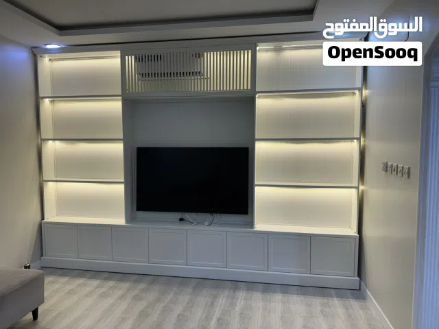 تفصيل طاولات ومكتبه تلفزيون وخزائن