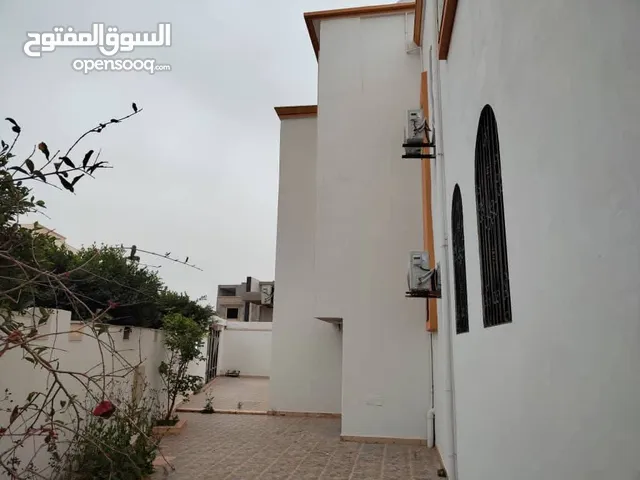 فيلا دورين  خدمية او سكنية للأجار في بلعون خلف مطعم باله للأسماك