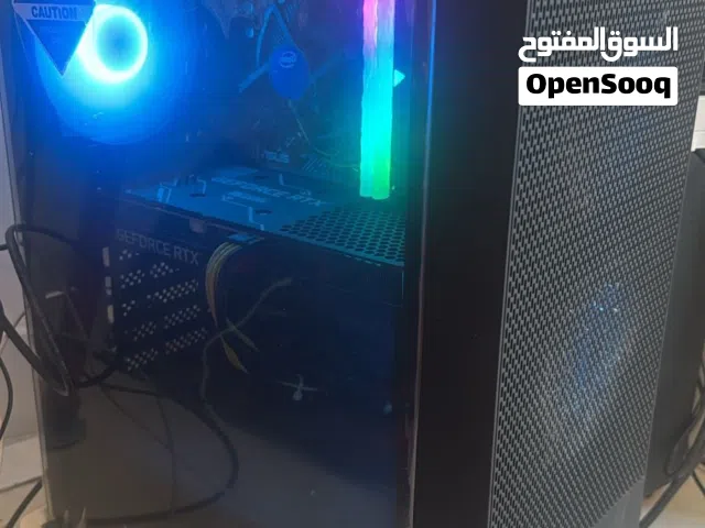 بي سي وكرسي وطاولة