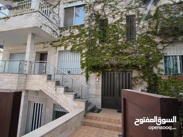 170 m2 3 Bedrooms Apartments for Rent in Amman Hay Al Rahmanieh