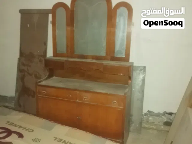 غرفه بدون كنتور جديده بس متروكه ودوشك وقنفات وكاونتر تلاث امتار مرمر نضيف