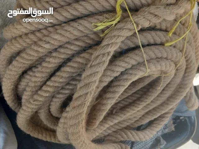 بيع الحبال وقماش الخيش والخشب