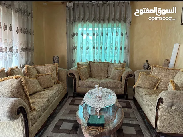 طقم كنب شبه جديد