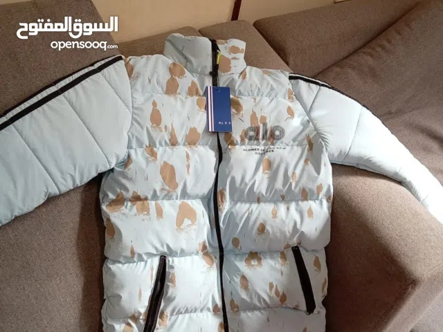 جاكيت جديد لونه لبني
