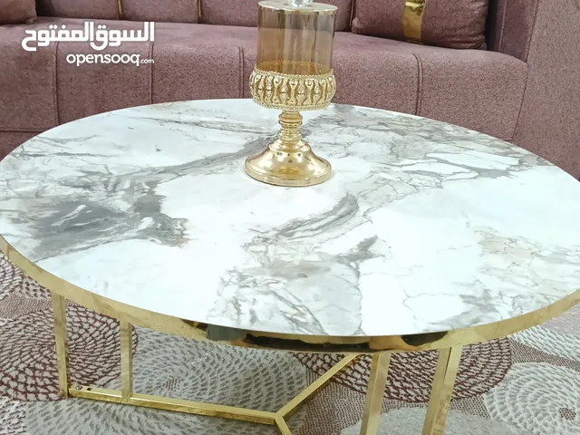 طاولة وسط شبه جديد استعمال قليل