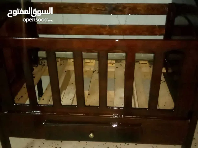 تخت بيبي للبيع في المفرق