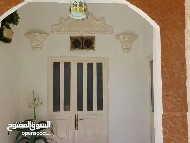 123 m2 4 Bedrooms Townhouse for Sale in Zarqa Dahiet Al Amera Haya