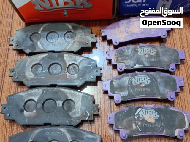 بريك تويوتا بريوس V  بحالة الجديد امامي وخلفي