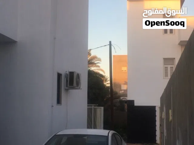 Used Hyundai Elantra in Tripoli