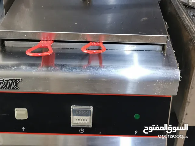 يوجد لدينا مكينه بطاطس مده استخدام 3شهور سبب البيع عدم حاجته