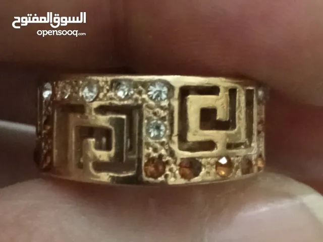 خاتم حريمى فخم جدا مطعم بالفصوص البراقه الجميله المتنوعه نحاس قشره ذهب براند عالمى مختوم مقاس صغير