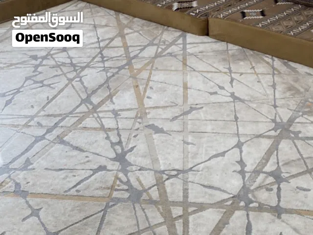 جلسة ارضية قمه بالنظافه سوبر سوفت 70 دينار مع السجاده