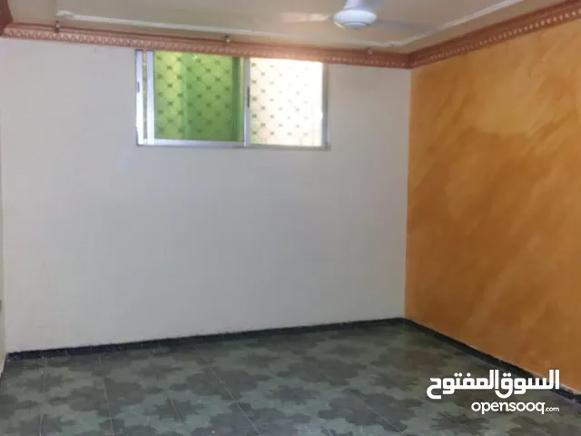 130 m2 2 Bedrooms Apartments for Rent in Zarqa Al Zarqa Al Jadeedeh