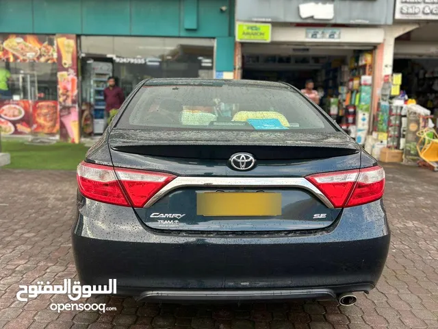 Toyota Camry 2017 SE model, 93,000 km driven, very good condition for immediate sale