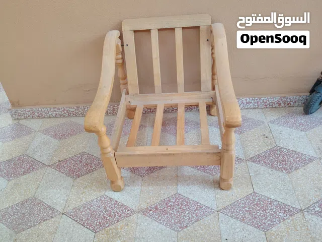 للبيع كرسي خشب (كنبة مفردة) بحالة ممتازة: