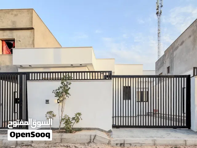 180 m2 3 Bedrooms Townhouse for Sale in Tripoli Al-Serraj