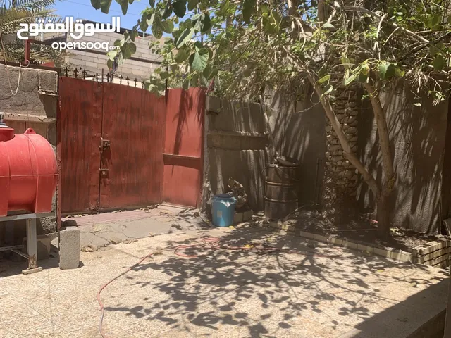 200 m2 5 Bedrooms Villa for Sale in Basra Khadra'a