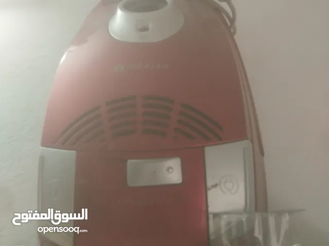 مكنسه كهربائية في حاله جيد جدا نوع شارب بلاني الأصلي على