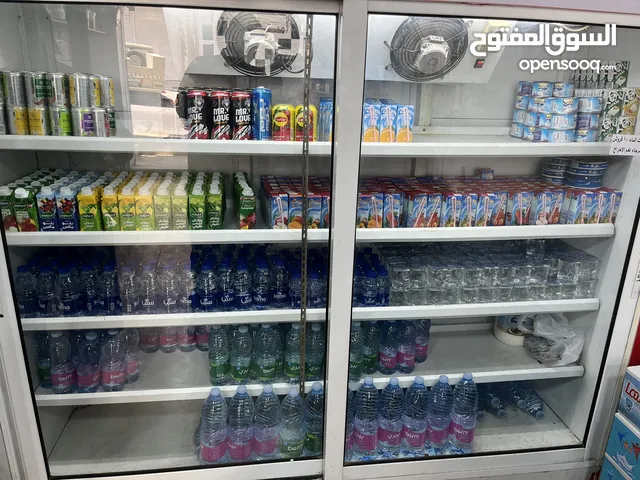 ثلاجة خدمة ذاتيه بلاط واجهات خشب مضغوط مراحيض أفرنجي شروات