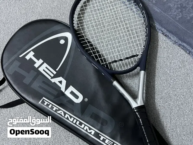 مضرب تنس ارضي اروبي اصلي استعمال خفيف جدا بحالت ممتازه جدا من شركت HEAD