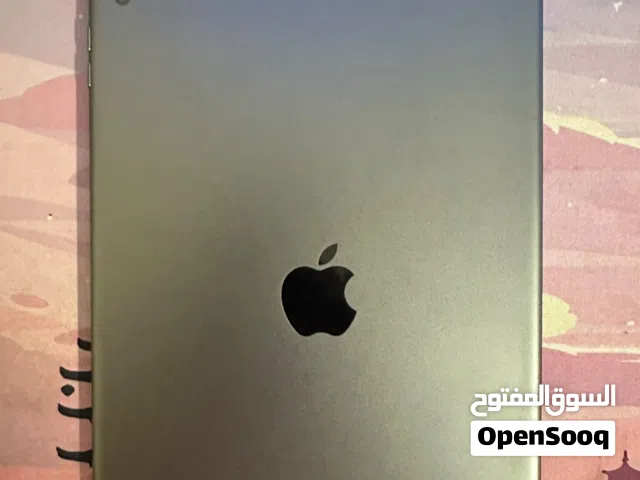 iPad 8th generation 10.2 inch 32GB with cover + screen protector