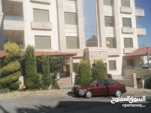 شقه سكنيه جديده لم تسكن ، في اهدى احياء مرج الحمام منطقه الجلهاء ، مساحة 230 متر و برنده بإطلاله .