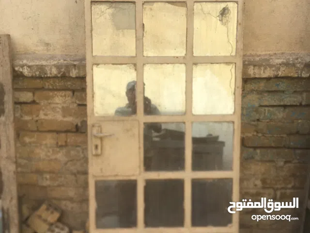 توجد ابواب مستعملة للعندة بناء ومحتاجهن يتصل