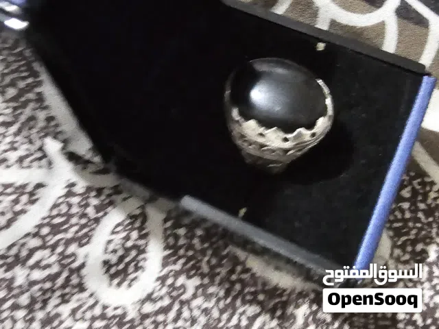 خاتم فضه ايراني زند عريض متوج بحجر عقيق كبدي وزن الخاتم 21 جرام مقاس 23 22