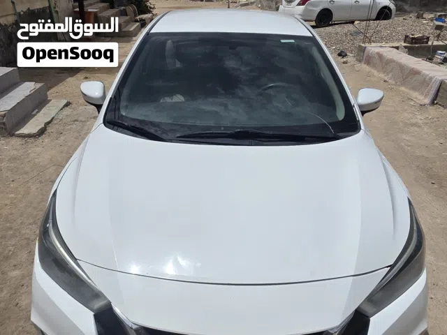 2021 نيسان صني Standard