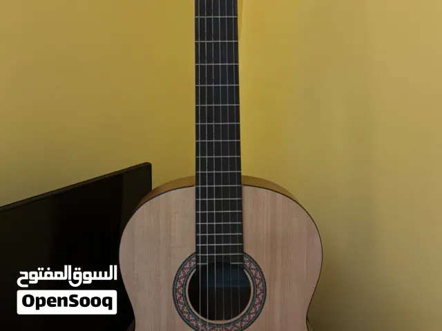 قيتار YAMAH C40