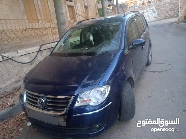 Used Volkswagen Touran in Hebron