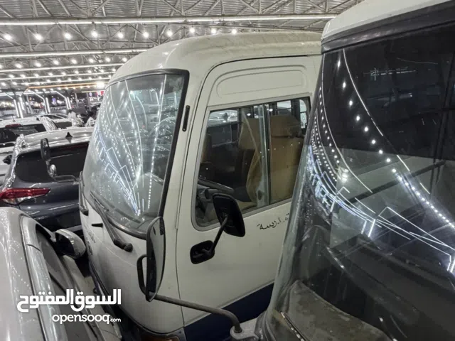 للبيع حافلة موديل موديل  92 في عجمان