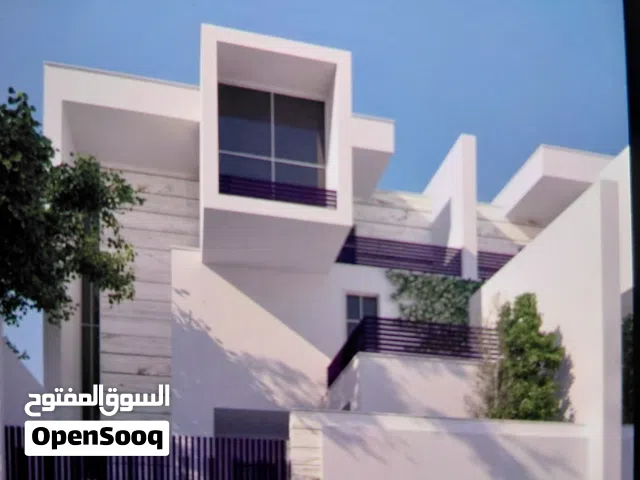 فيلا فخمة وراقية ثلاث طوابق نص تشطيب مع حوض سباحة