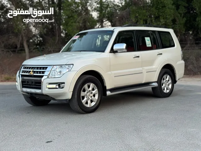 متسوبيشي. باجيرو 2022. فل ابشن مواصفات سنجنتشر