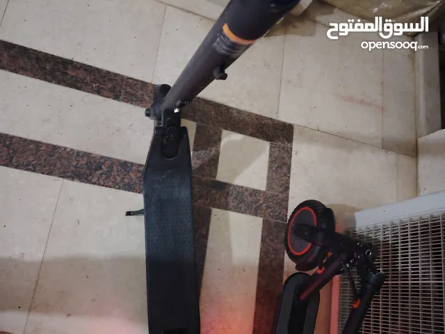 للبيع سكوتر ninebot سرعه 25 بحاله جيده