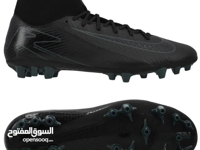 Nike football shoes - BRAND NEW