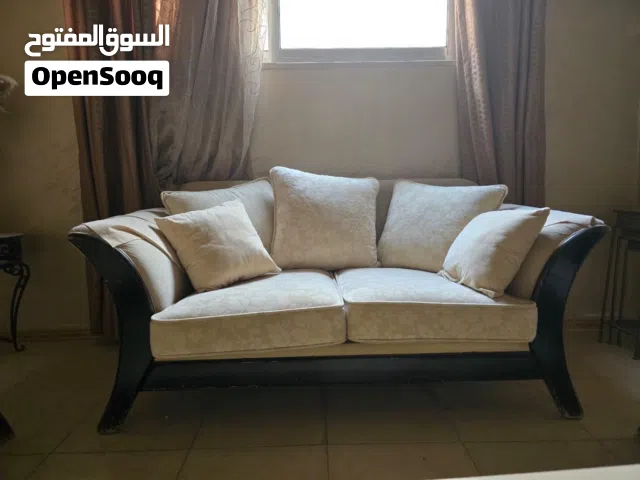 طقم كنب للبيع بسعر مميز