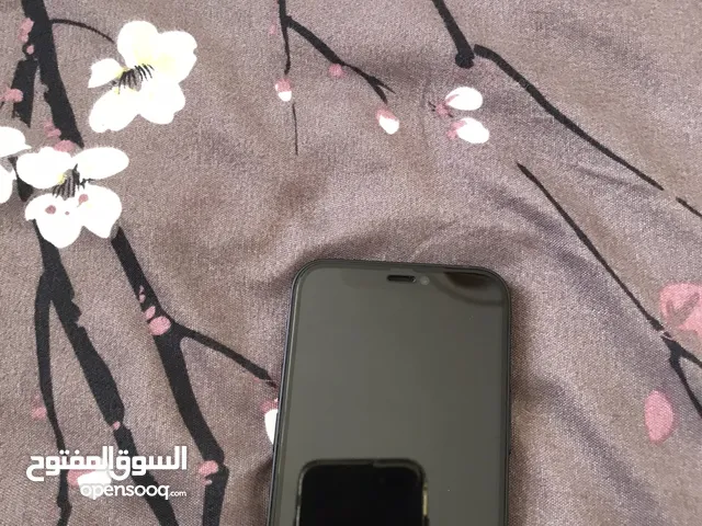 للبيع ايفون 12مني لون اسود التلفون البطاريه فوق 90 والشاشه مب مغيره حتى البطاريه مب مغيره