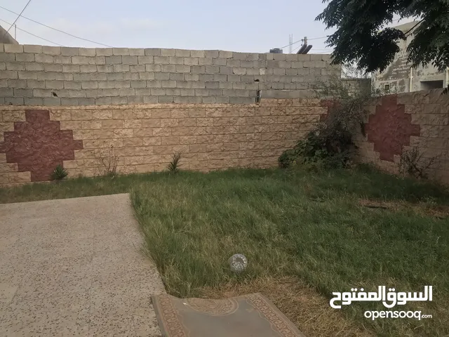 220 m2 3 Bedrooms Townhouse for Rent in Tripoli Khalatat St