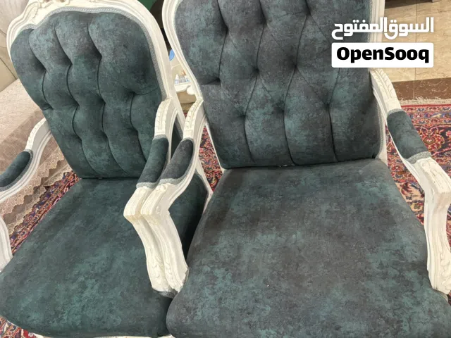 كنب جديد بحاله جديده يوجد لون زيتي ولون رمادي